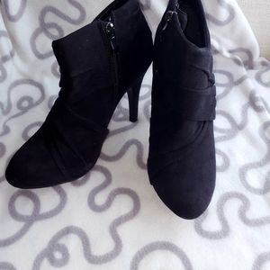 Le chateau heels ankle boots